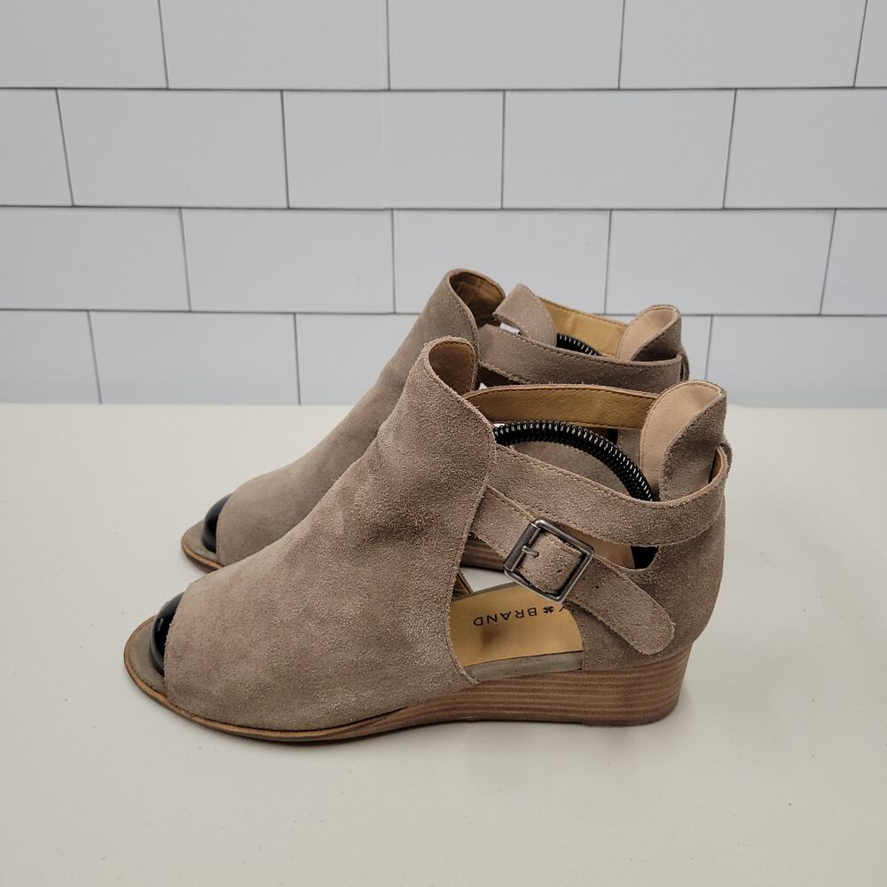 Lucky Brand Radburn Womens Size 9M Taupe Suede Leather Open Toe Wedge Sandals